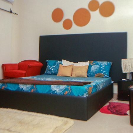 Le "Grand Bleu", Un Bel Appartement Paisible, Sur Et Spatieux Au Coeur De La Station Balneaire De Saly Portudal Kültér fotó